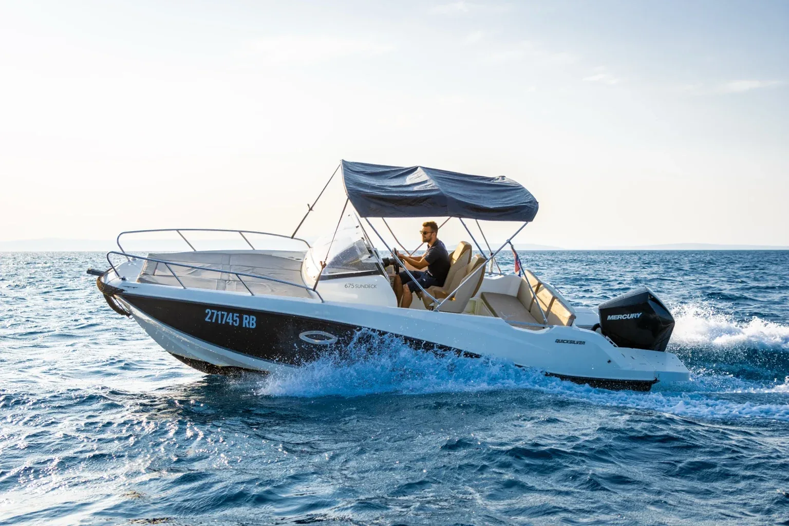 Quicksilver 675 Sundeck Mercury